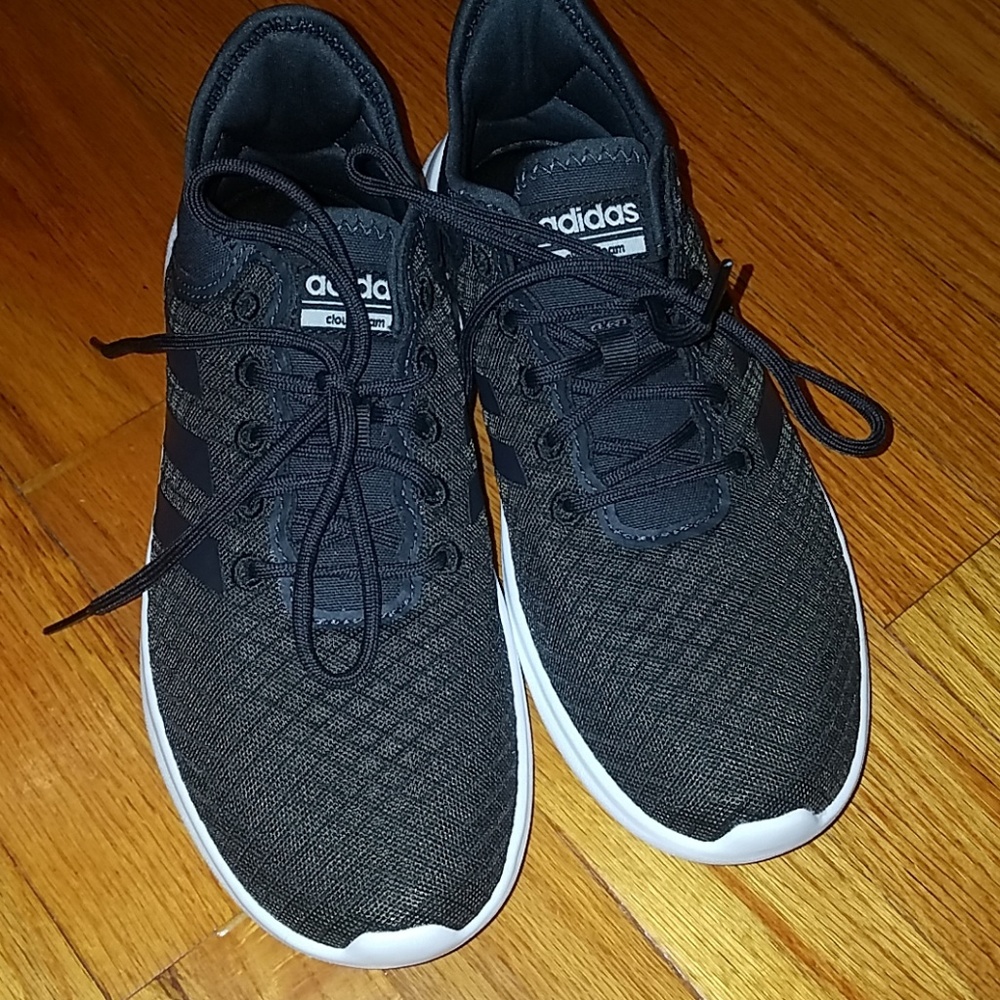 Adidas womens memory foam sneakers size 6.5